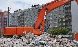 Вывоз строительного мусора с участка в Черемхово недорого от 1526 руб. | 2Землекопа-Чрм